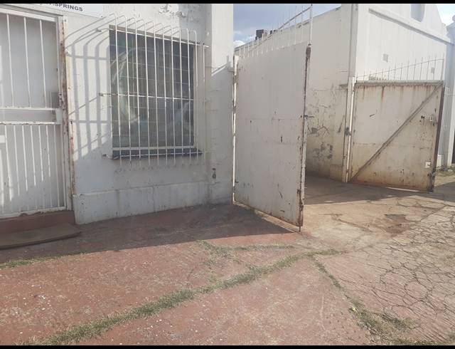2,700M² WORKSHOP FOR SALE IN SPRINGS CENTRAL